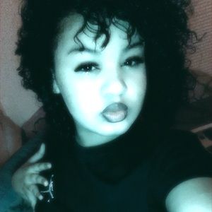 Meet your Posher, Adrianna